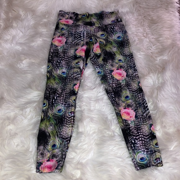 LINEAGE Peacock 🦚 Feather 🪶 Pink Rose 🩷🌹 Leggings - Picture 2 of 15